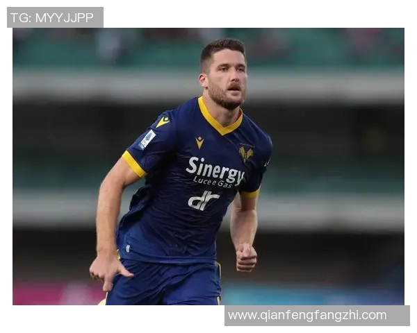 魅力四射的足球明星女孩展现青春活力与帅气风范